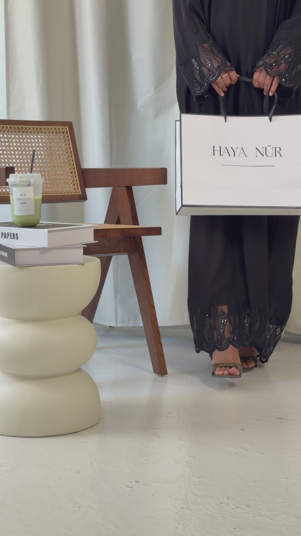 Abaya Qāmar